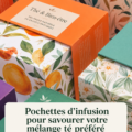 Infusion de thé dans une tasse avec des feuilles de thé visibles