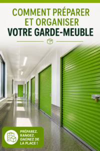 Unité de stockage bien organisée avec des boîtes étiquetées et des étagères