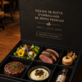 Boîte de repas premium élégamment présentée sur une table
